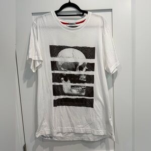 Robert Graham Black and White Graphic Tee